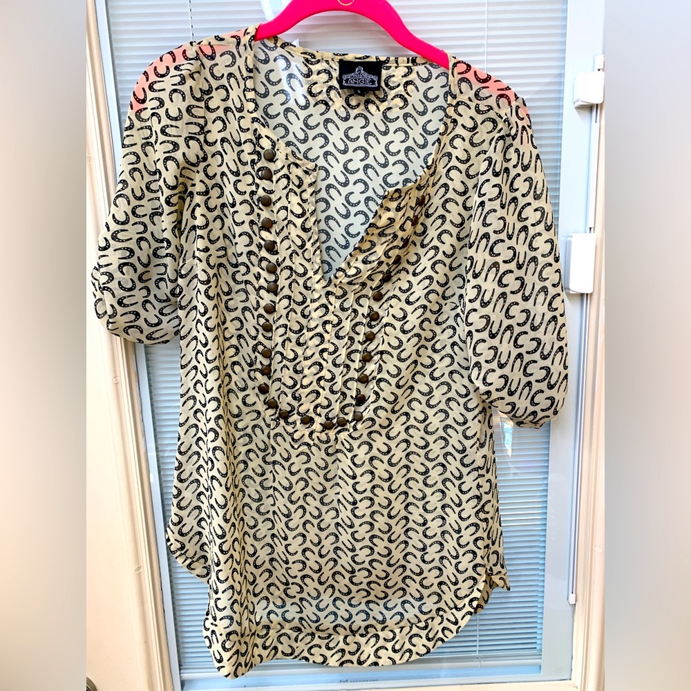 Small tan dress shirt with cute horseshoes